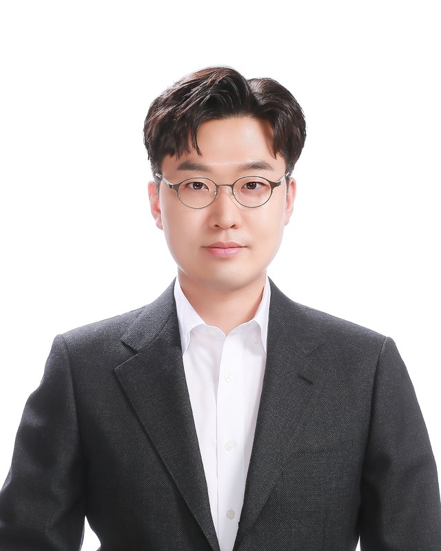 Portrait of Jung Won Park